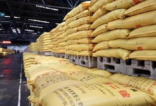 春耕時(shí)節(jié)訪磷肥：破解“用的喊貴、賣(mài)的喊虧”難題